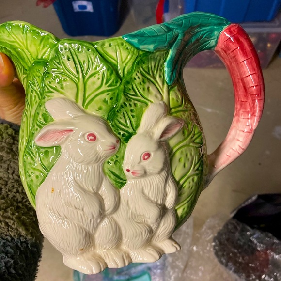 Easter bunny water pitcher decoration